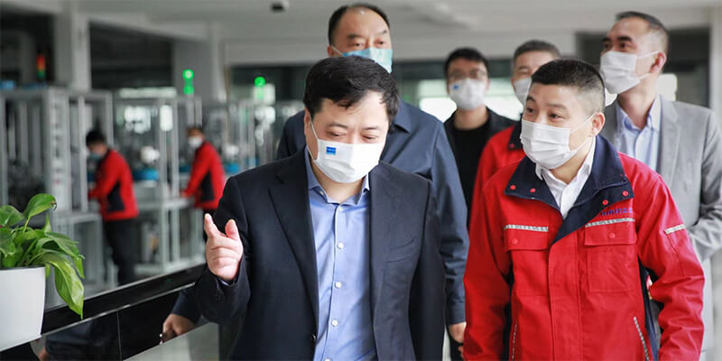 歡迎全國工商聯(lián)副主席、正泰集團股份有限公司董事長兼總裁一行蒞臨我司參觀指導工作